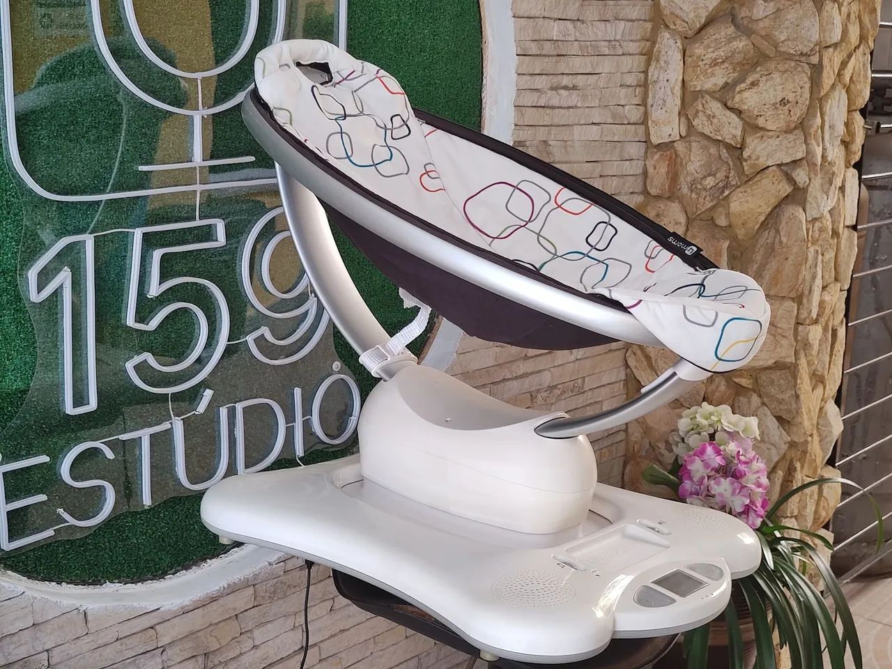 Vendo Mamaroo 4Moms 2.0 - Bebês de 0 até 6 meses - Foto 2