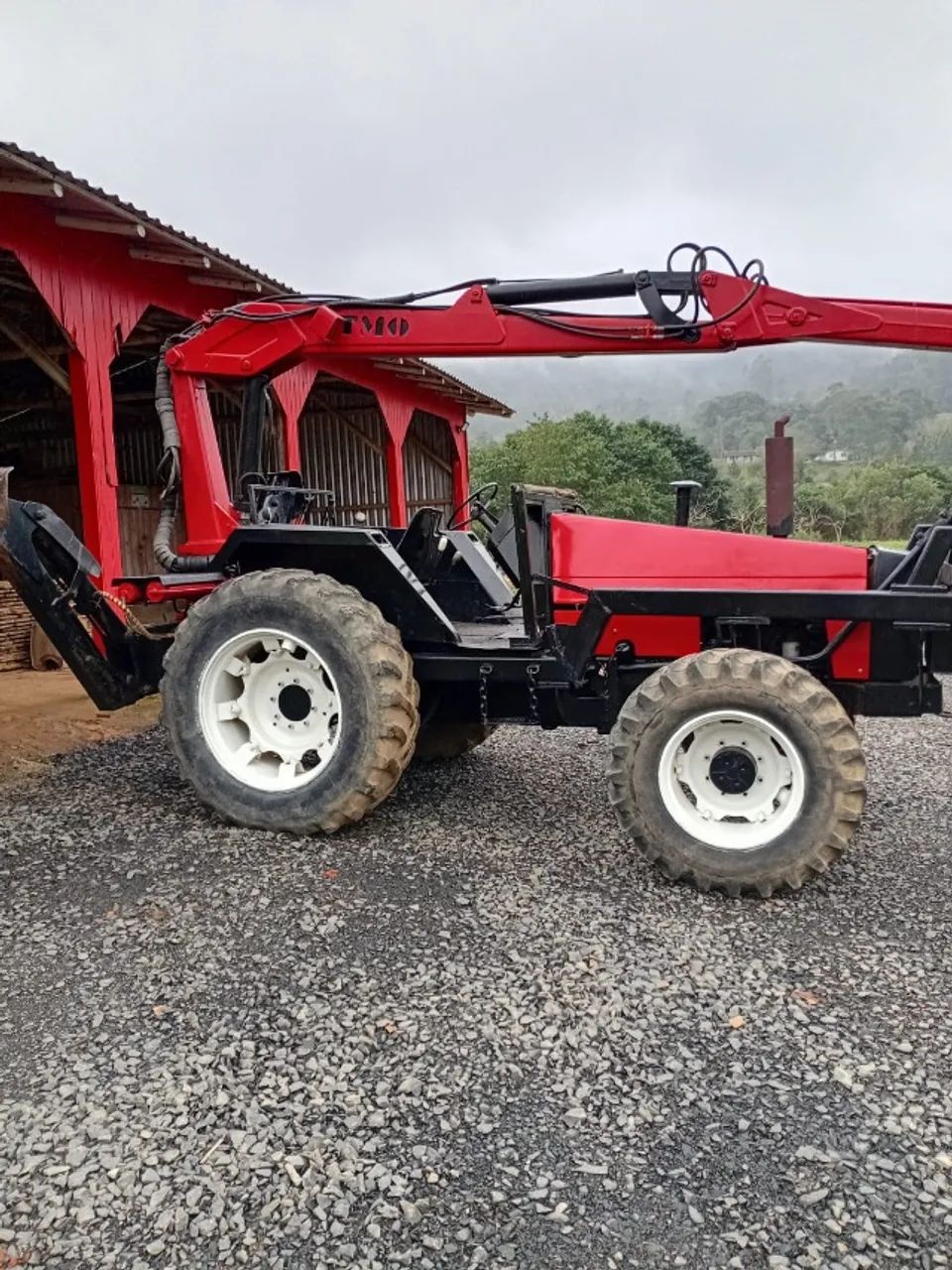 Trator Valtra com Grua Florestal da TMO - Foto 2