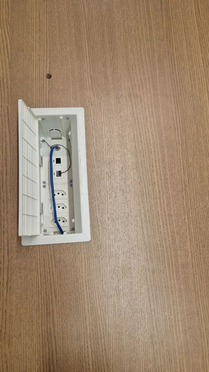 Conjunto de Mesa de Escritório Modular em Formato "T" - Marelli - Foto 5