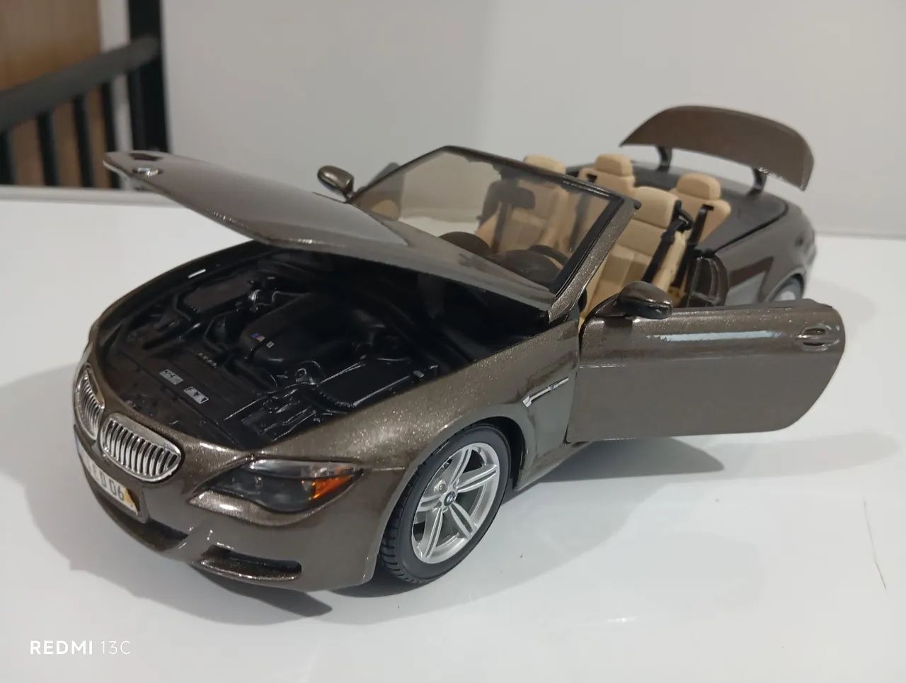 BMW M6 Convertible ミニカー Top Miniatura BMW M6 Convertible - Maisto - escala 1/18 - Hobbies