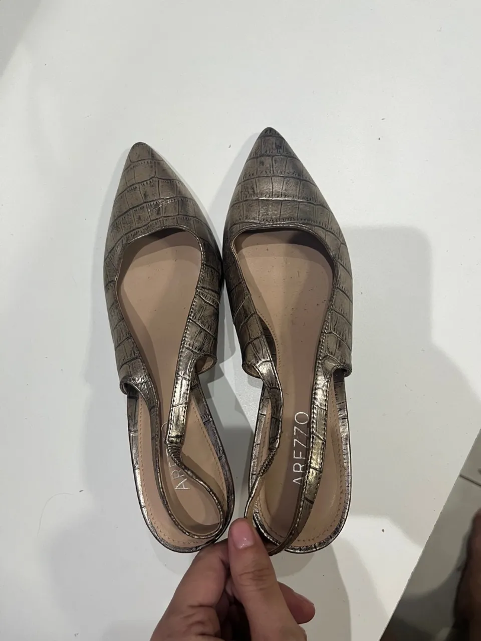 Sapato Arezzo Dourada Croco