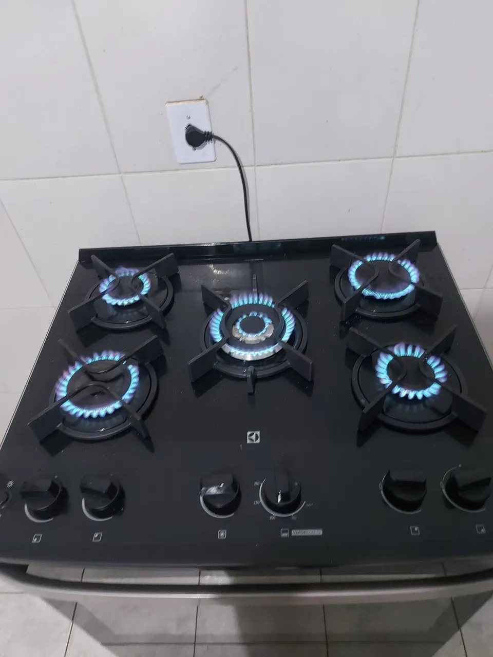 Fogão Electrolux 5 bocas com design moderno