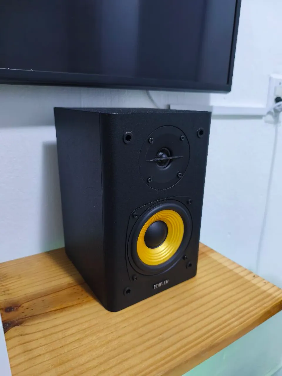 Monitor de audio / Caixa de Som Edifier - Áudio de Qualidade