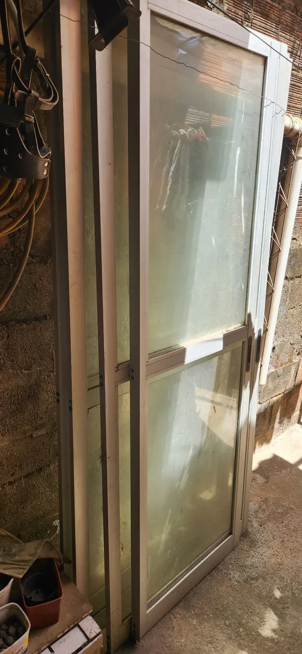 Portas de Alumínio com Vidro - Ideal para sua casa