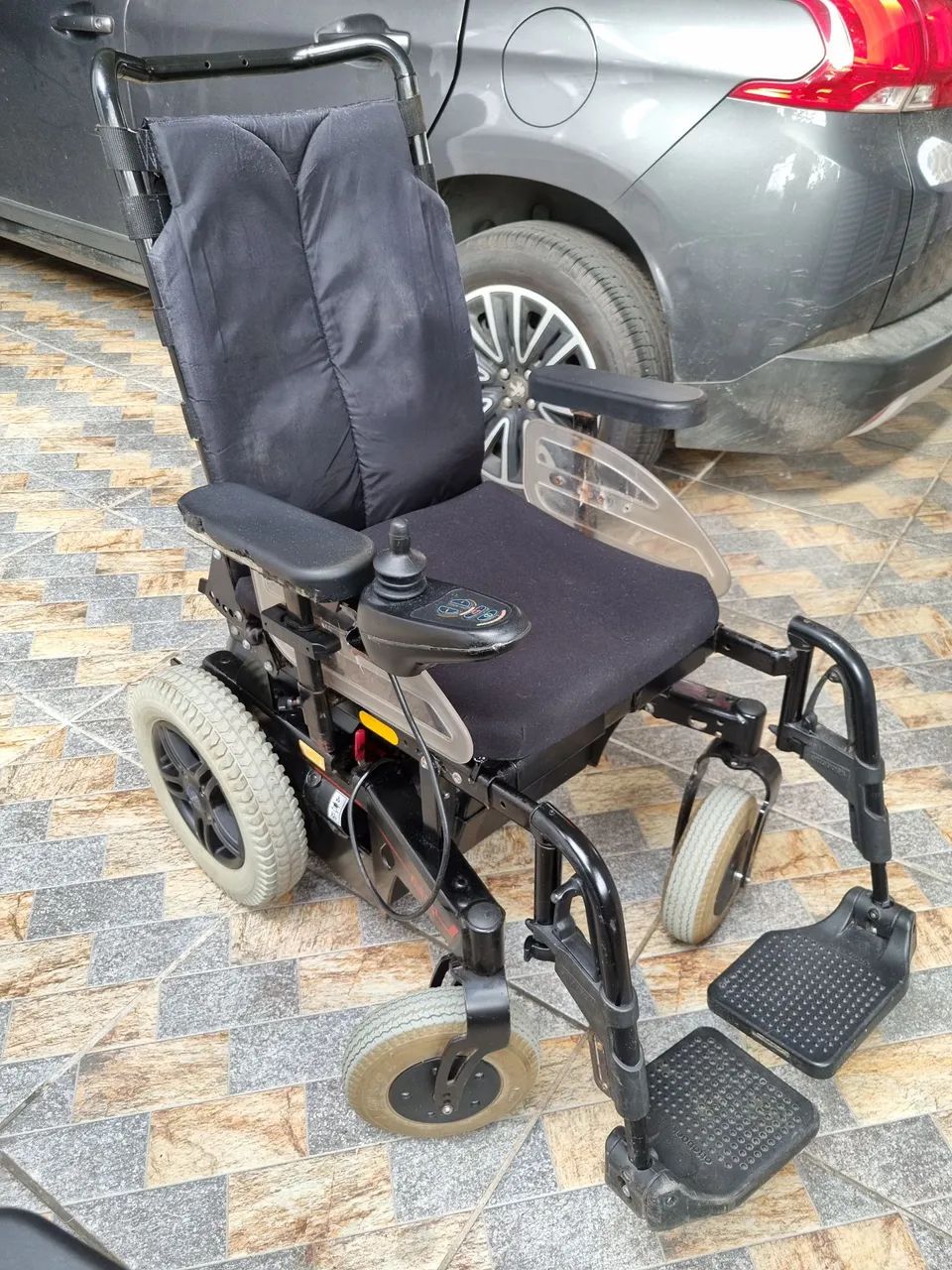 Cadeira de Rodas motorizada Ottobock b400 em perfeito estado - Foto 3