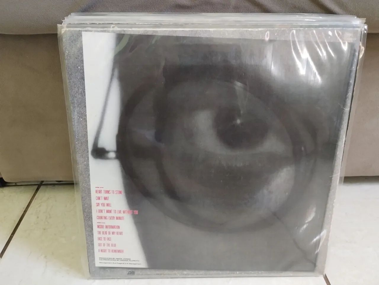 Disco de Vinil - Foreigner - Inside Information - Foto 2