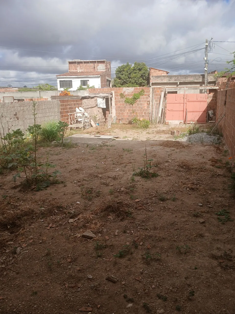 Vende-se terreno