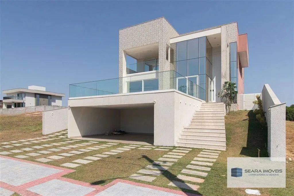 Casa Duplex com 5 suítes, no Condomínio Jardins Veneza