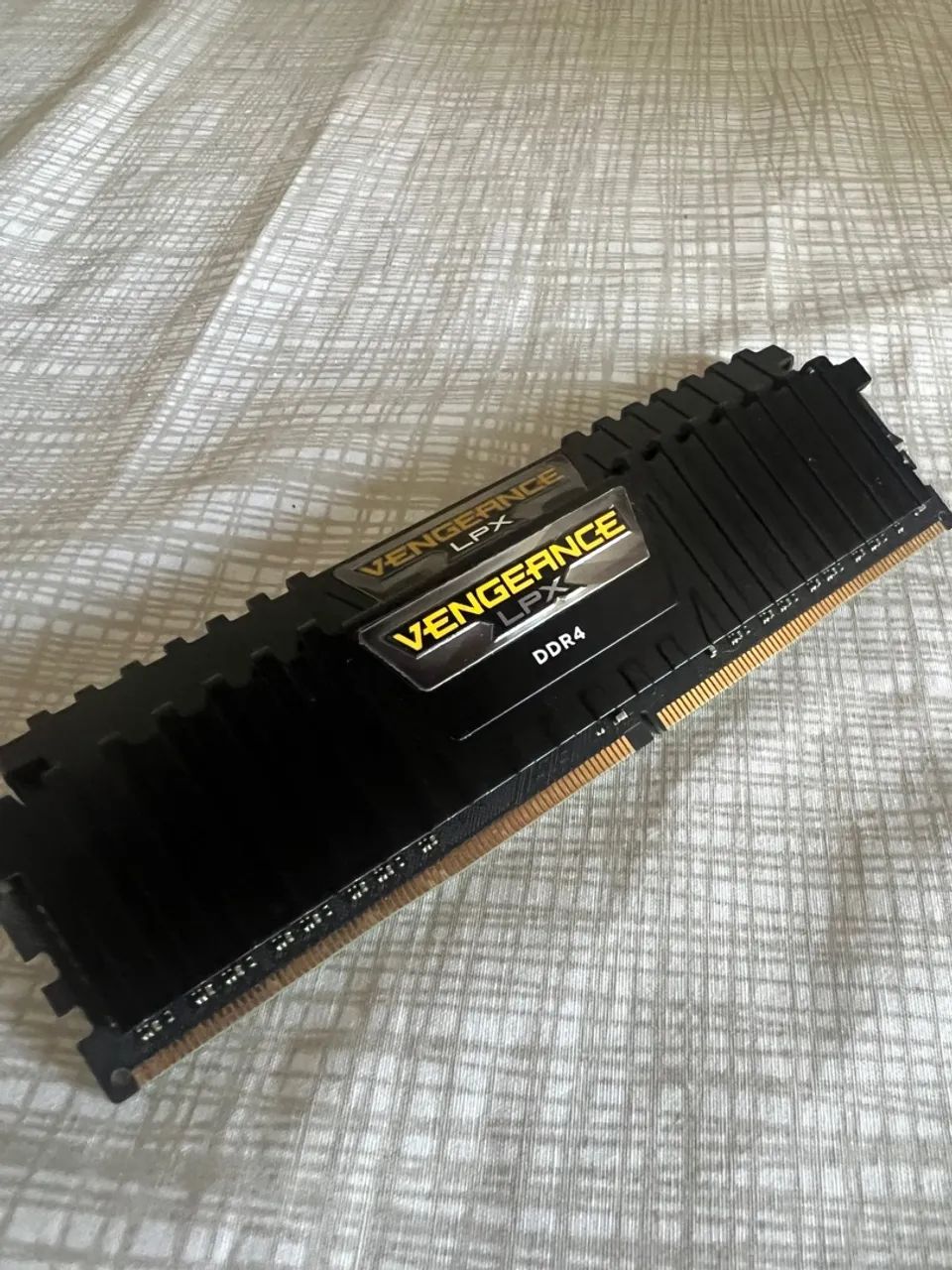Memória RAM Corsair Vengeance LPX 16GB 2400MHz DDR4 - Foto 3
