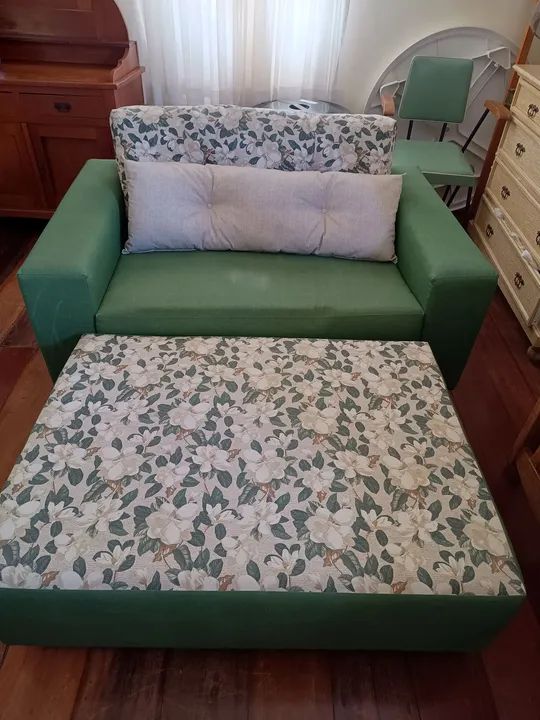 Sofá com chaise 