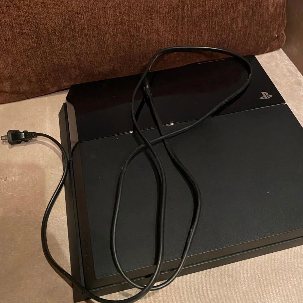 Ps4 perfeito estado ,sem defeitos ,gta 5 de brinde  - Foto 2