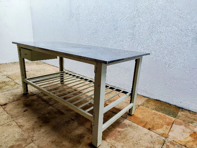 Mesa Industrial com Tampo Inox