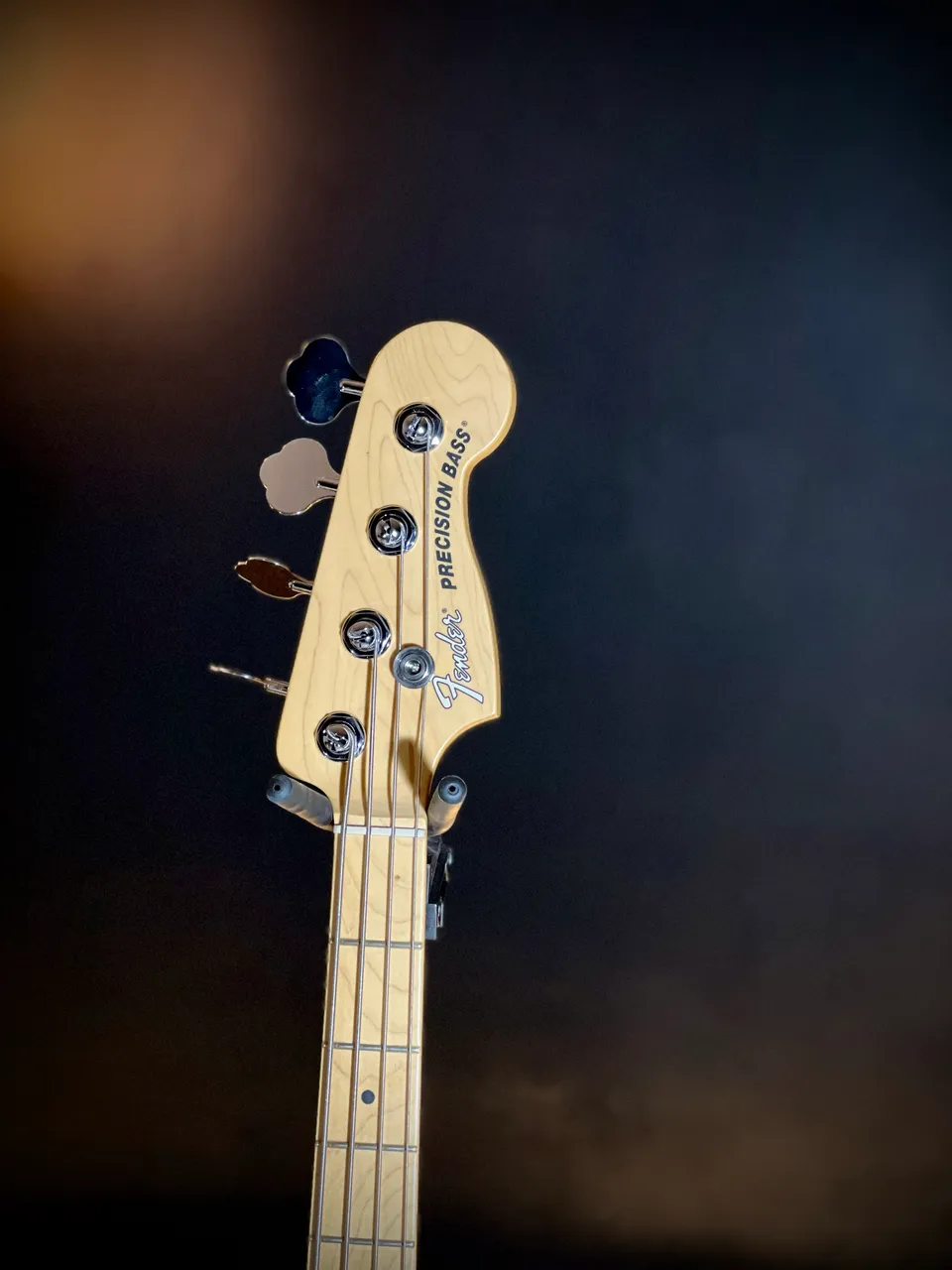 fender precision bass americano