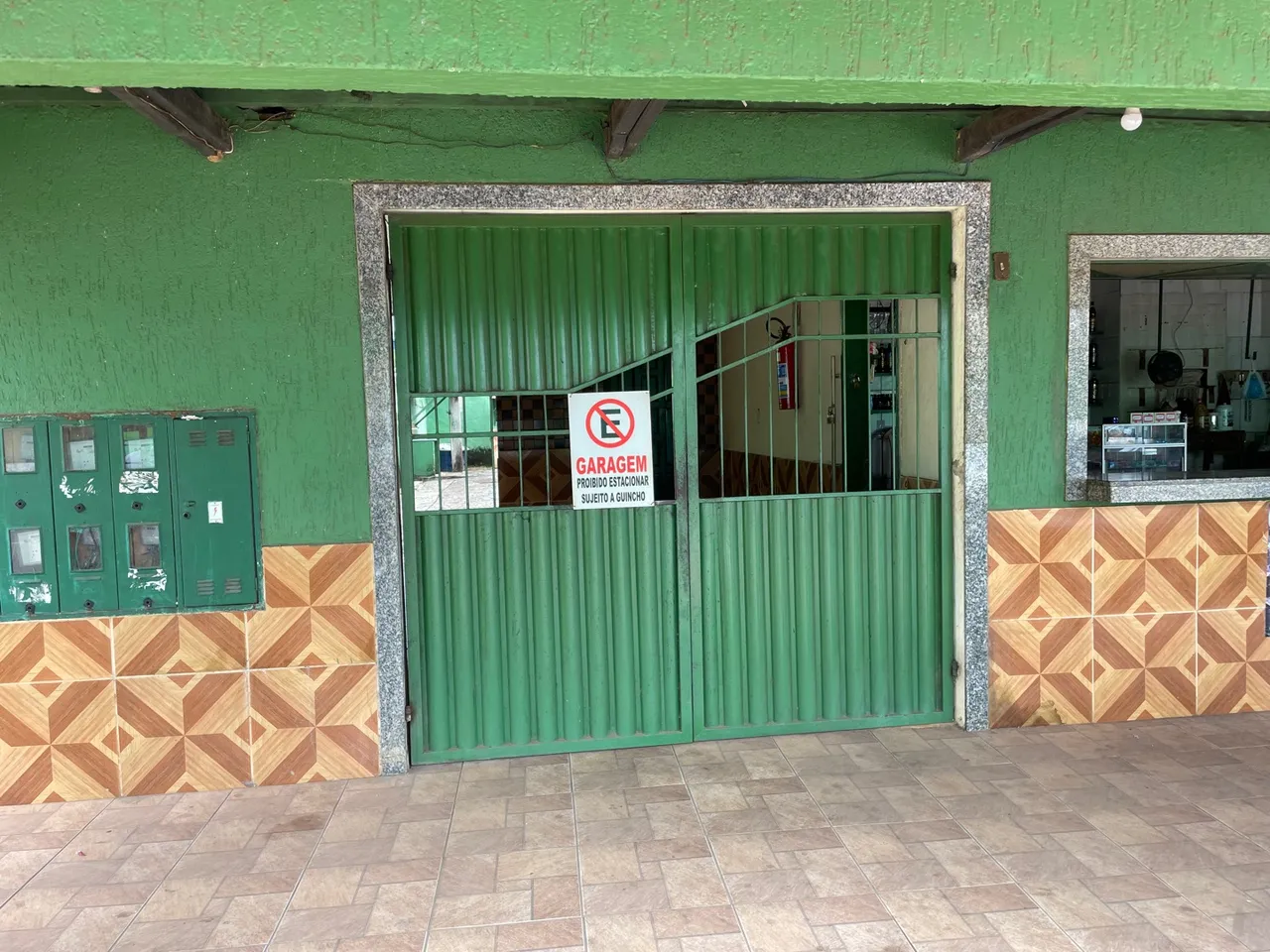Casa com + 6 Ap e 1 ponto comercial