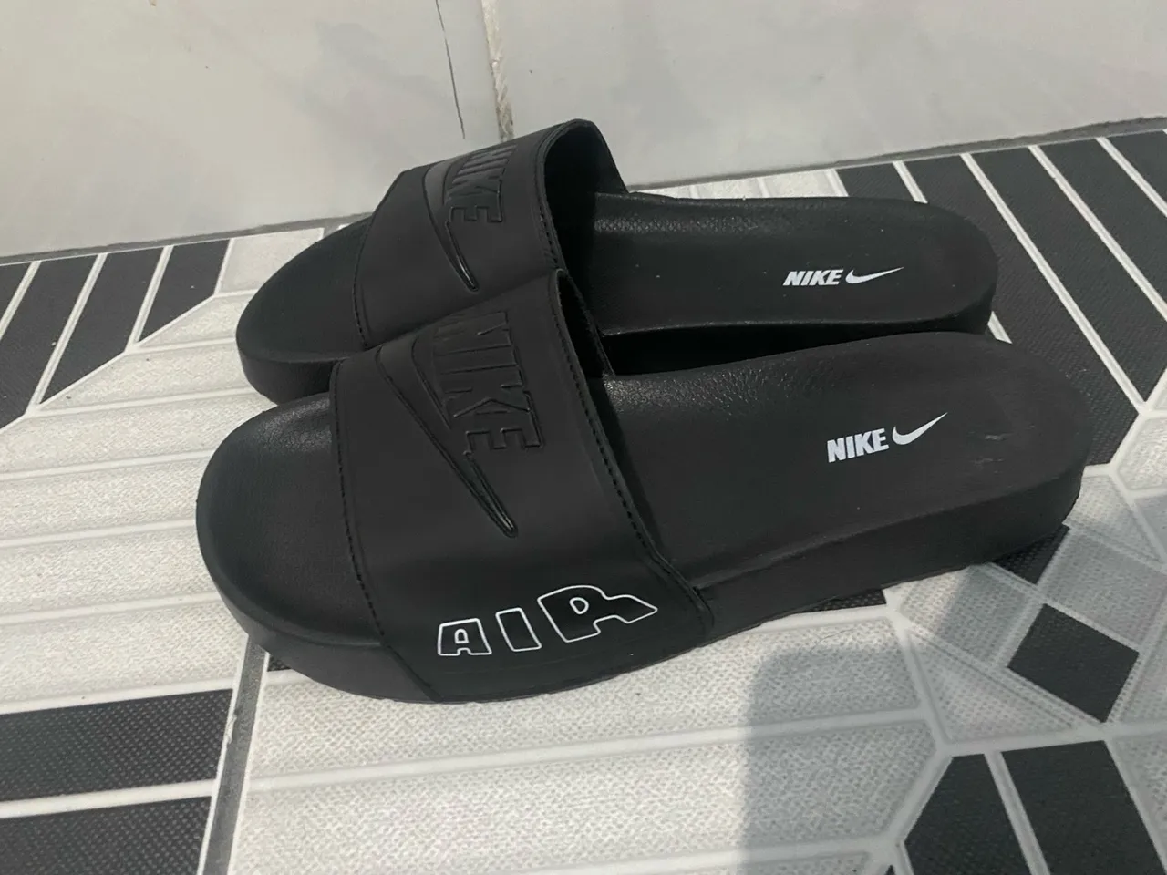 Chinelo Slim Nike Air - Preto