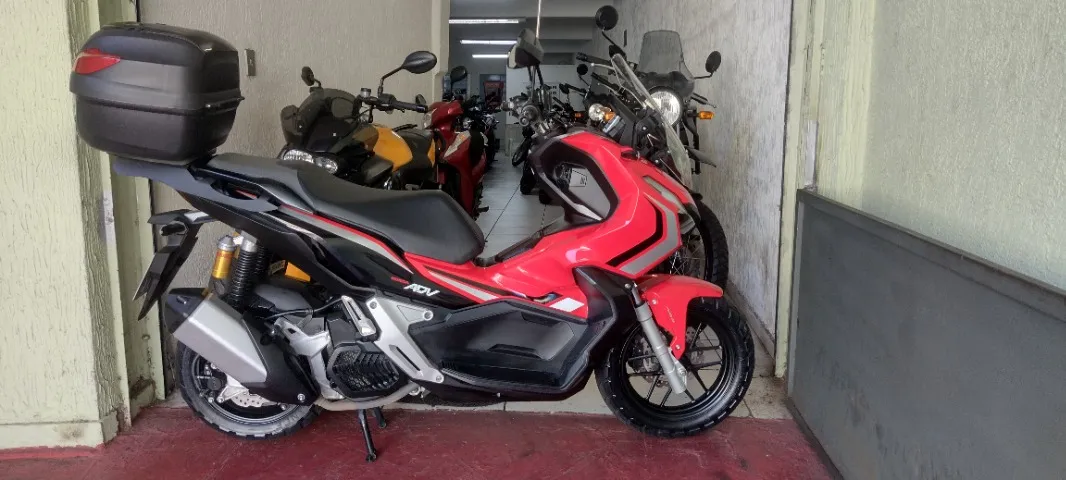 Honda ADV 150 ABS 2021 vermelha impecavel com apenas 12.800KM