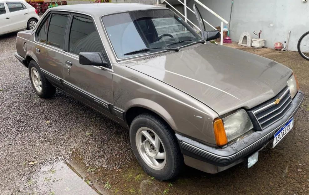 3 carros estudo trocas por lancha 23 pés pra cima - Foto 3