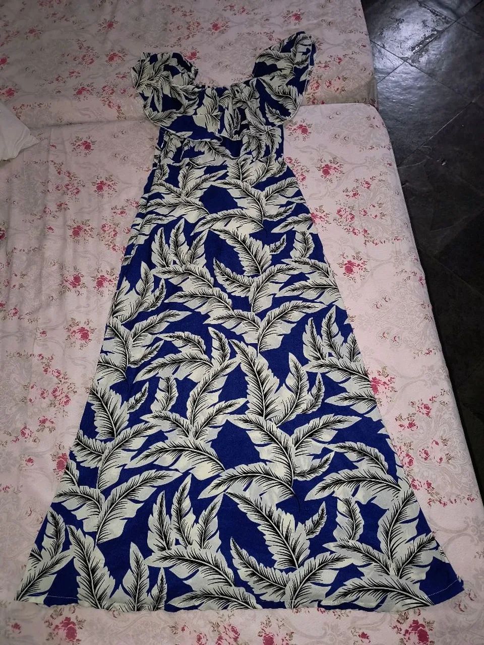 Vestido Longo Floral Azul e Branco - Foto 2