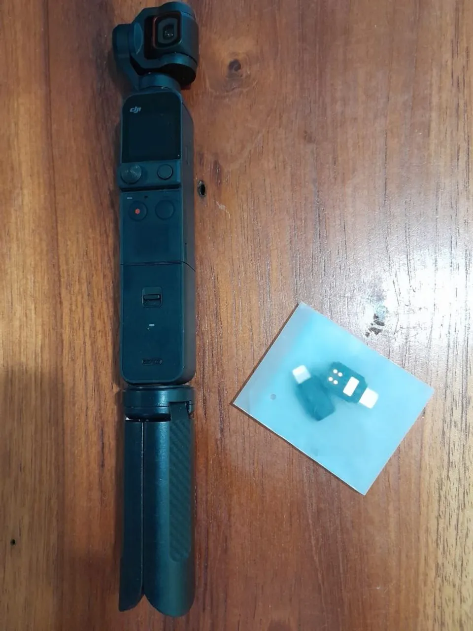 DJI Osmo Pocket com diversos acessórios