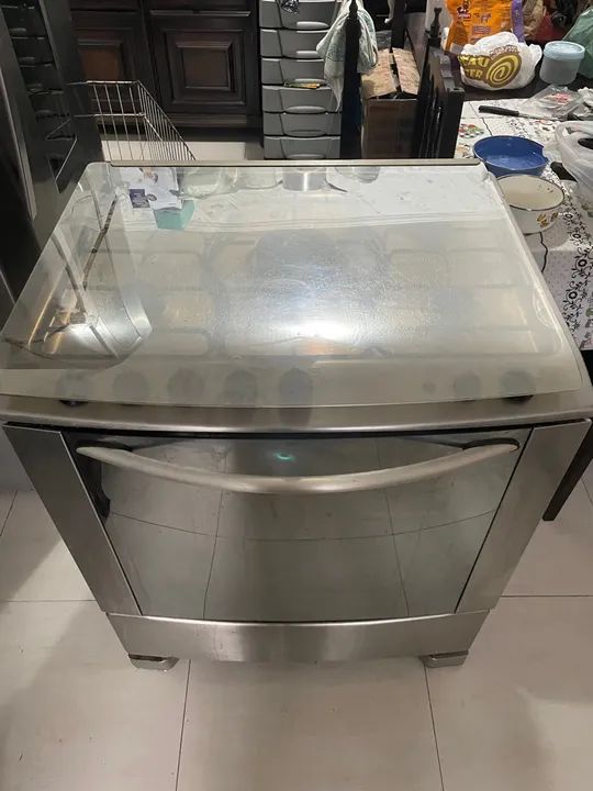 Fogão 5 bocas em bom estado de conservação 