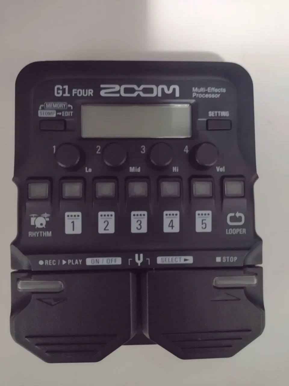 Pedaleira Zoom G1 FOUR