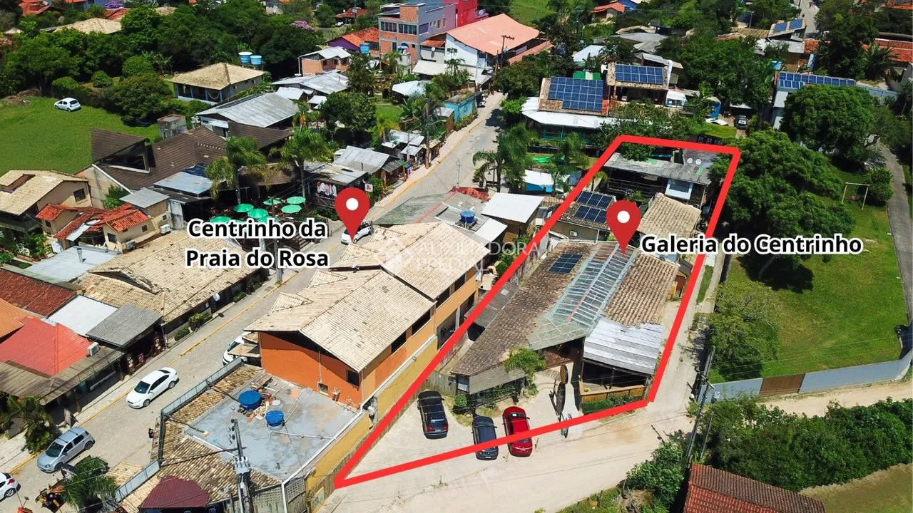 Galeria na Praia do Rosa com 15 Salas Comerciais