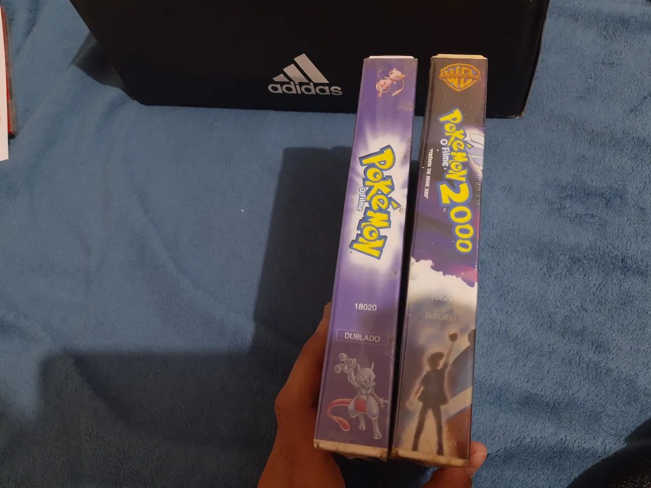 Pokémon vhs lacrado, com carta black star - Foto 2