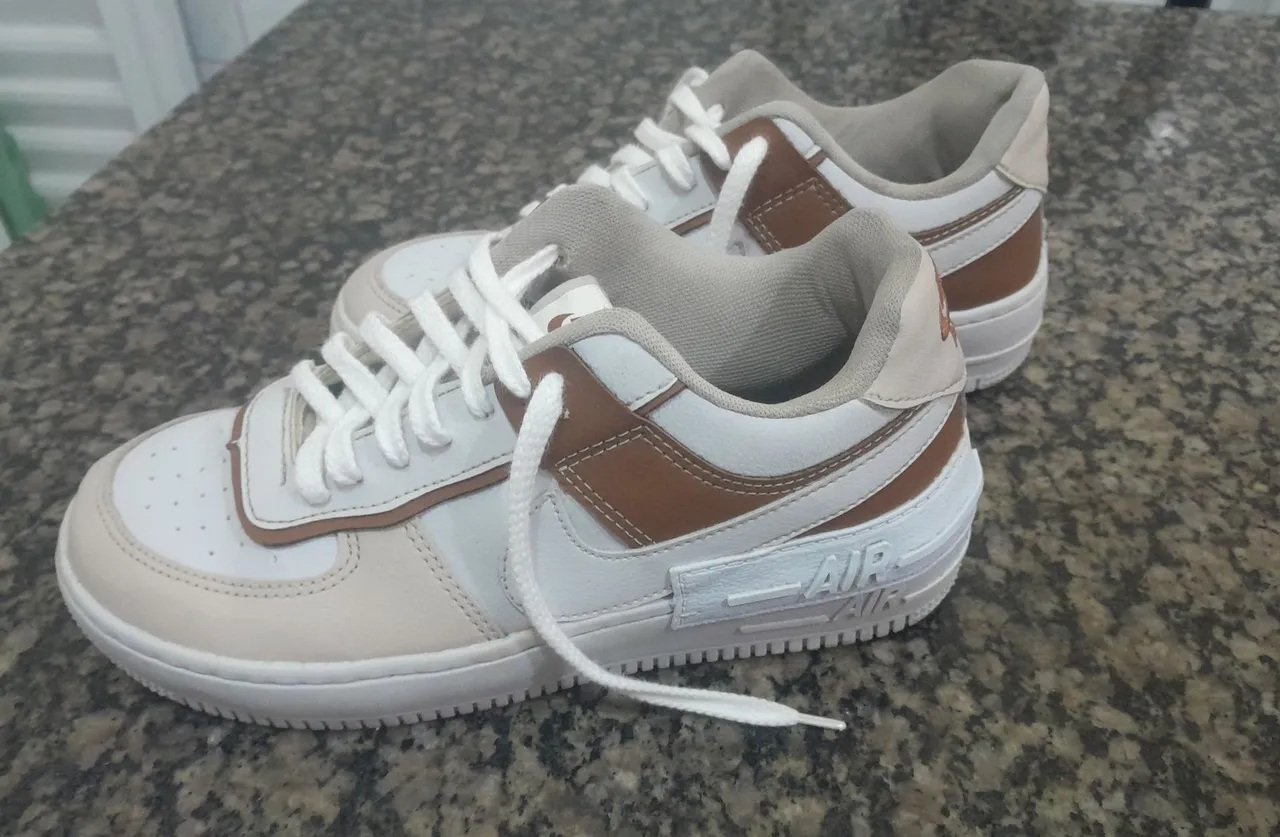 Tênis Nike Air Force 1 Shadow Branco e Marrom
