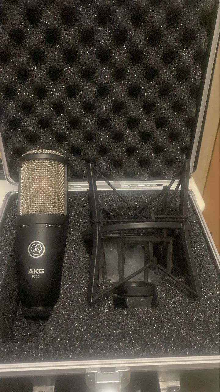Microfone de Studio AKG 220405755032660889600