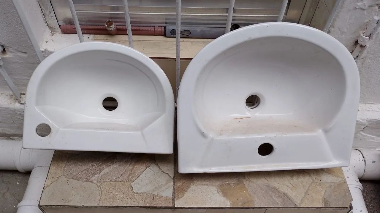 Pia pra banheiro e base oportunidade preço acasiao 150,00 - Foto 3
