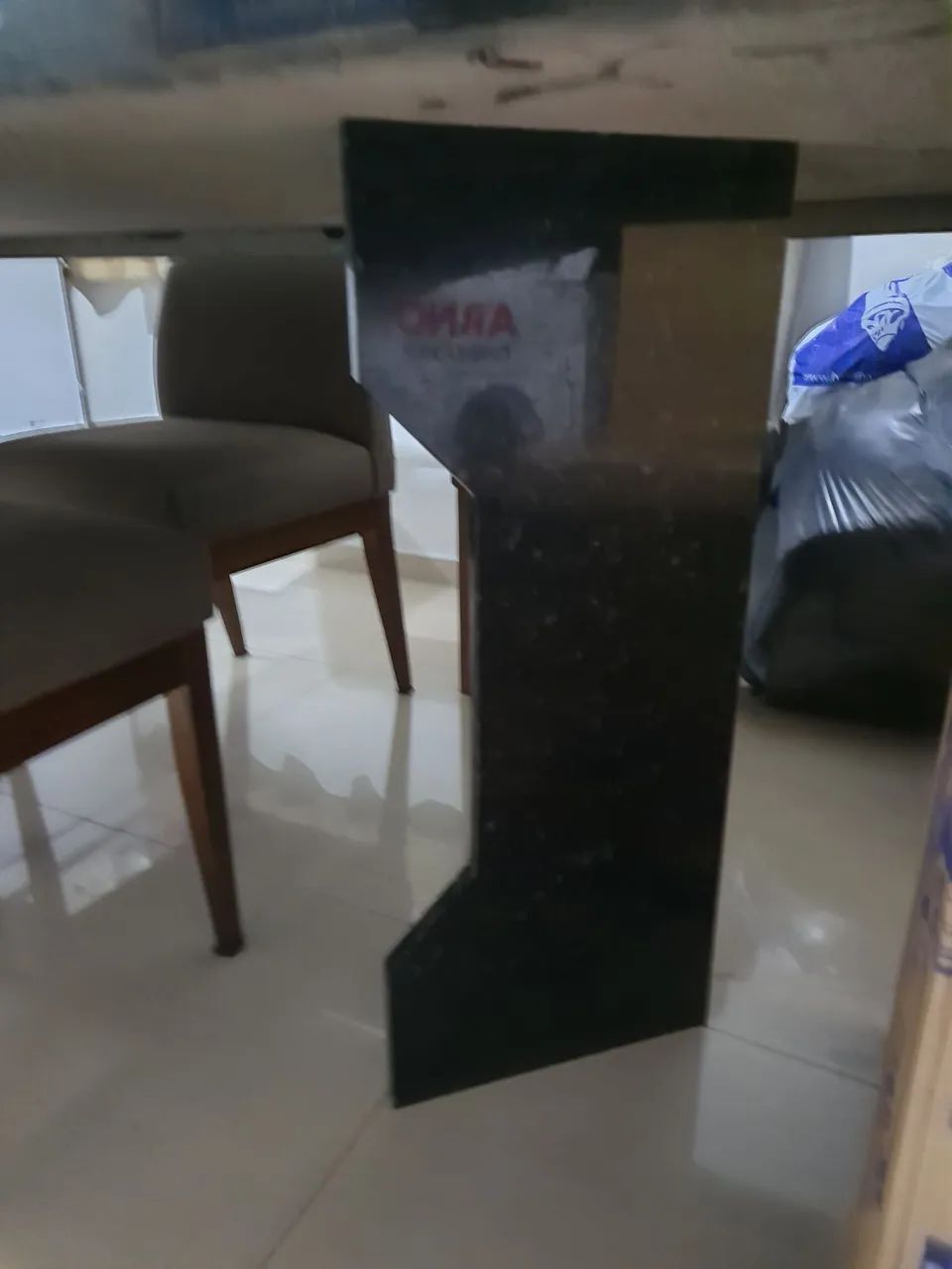 Mesa de Jantar em Marmore Preto 2x1 - Foto 4