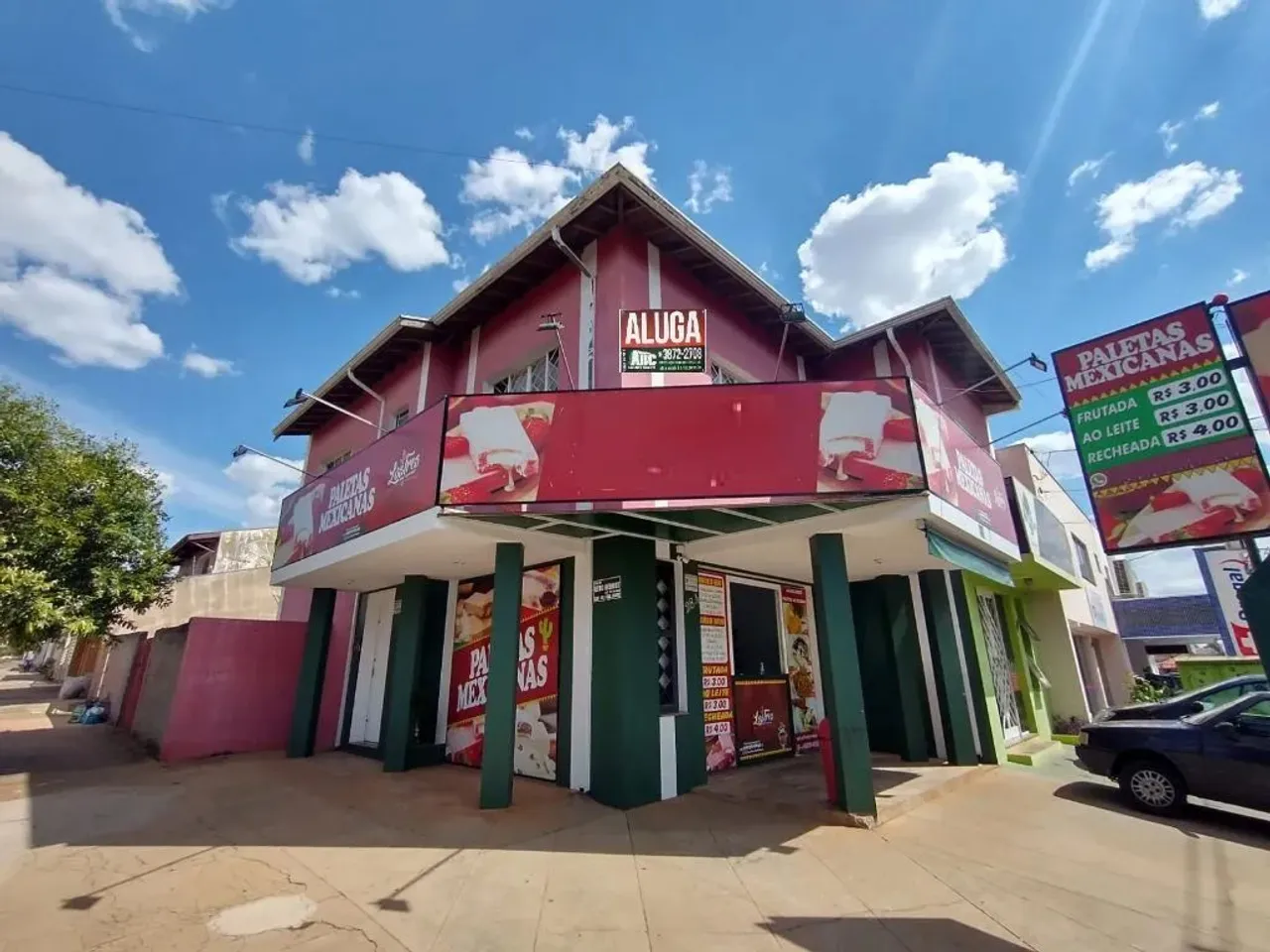 Sala para locação no piso superior - Av. da Saudade próximo ao Shopping.