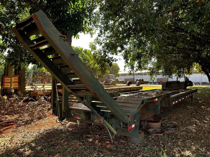 Carreta prancha para transporte de máquinas e equipamentos Randon 2 eixos - Foto 5