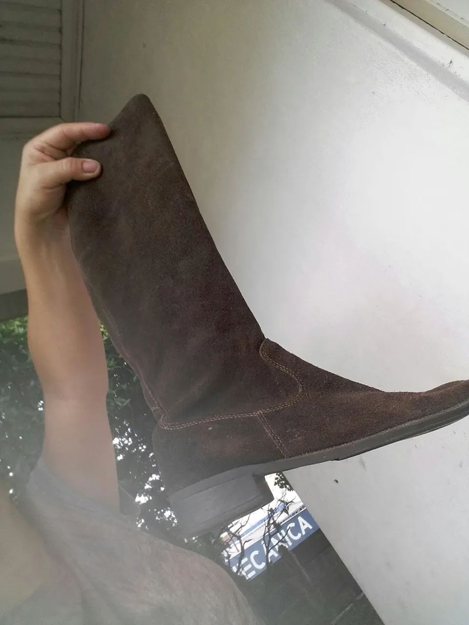 Bota de camurça marrom n. 36