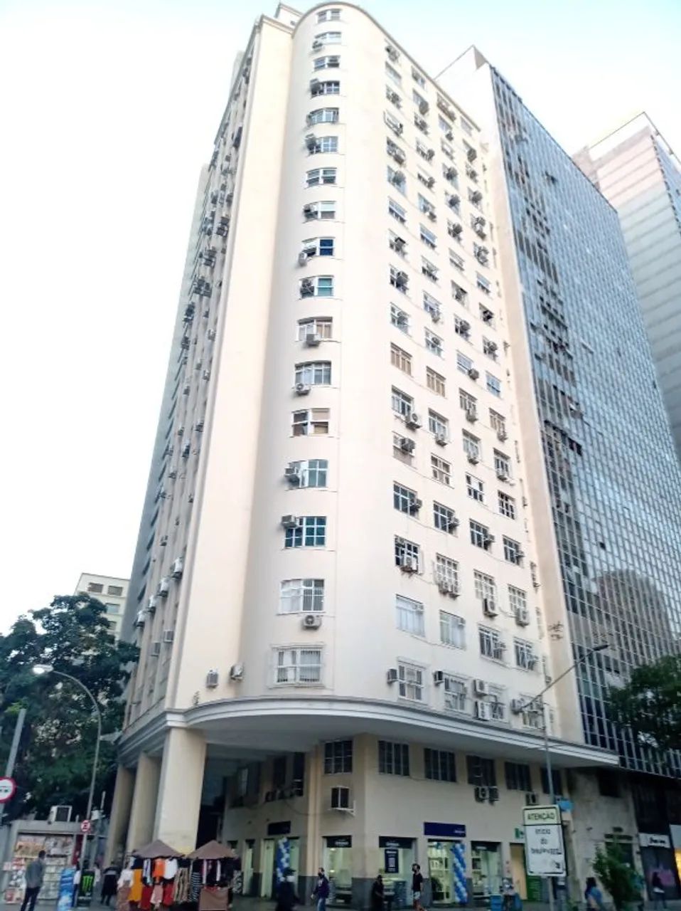 Ponto comercial/Loja/Box para aluguel e venda tem 110 metros quadrados