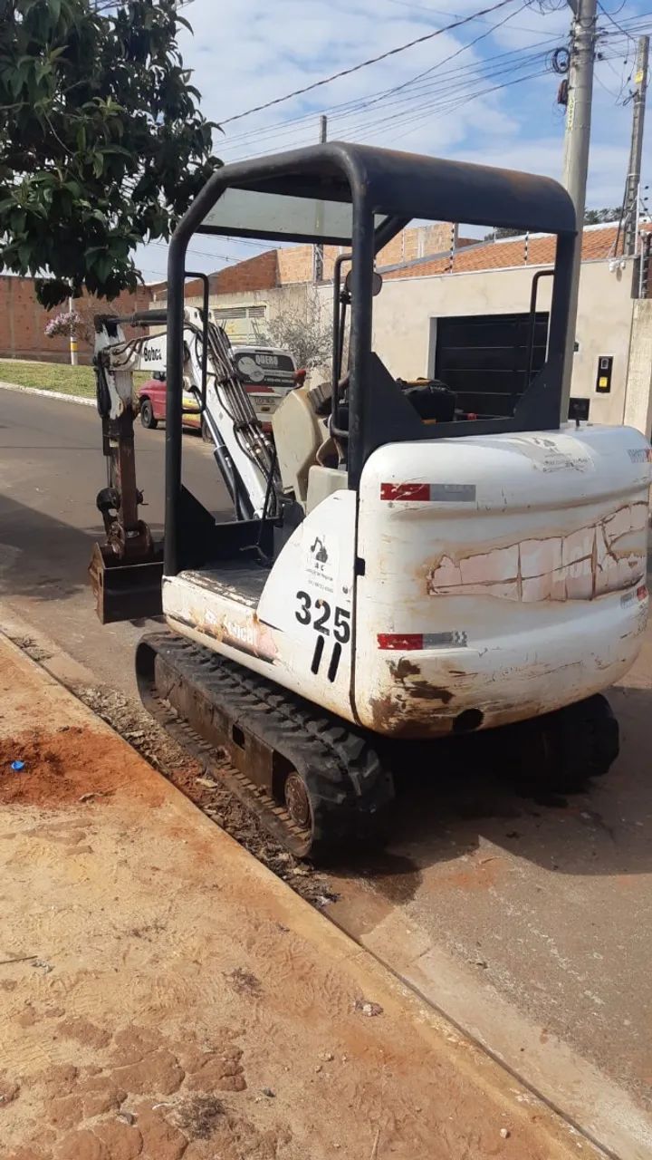 Mini Escavadeira Bobcat 325 - Ano 2011 - Foto 4