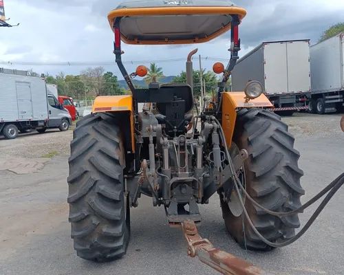 Trator Agrícola Valtra - Foto 5