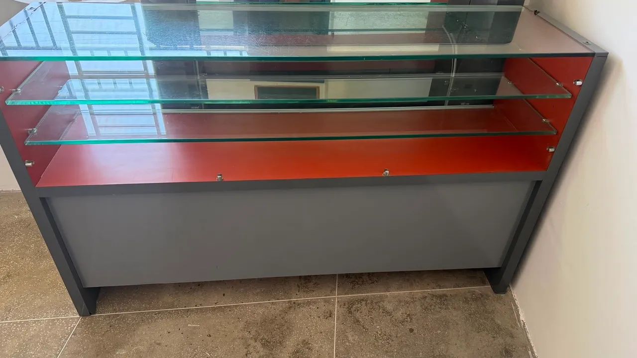 Balcão com prateleira em vidro - Foto 3