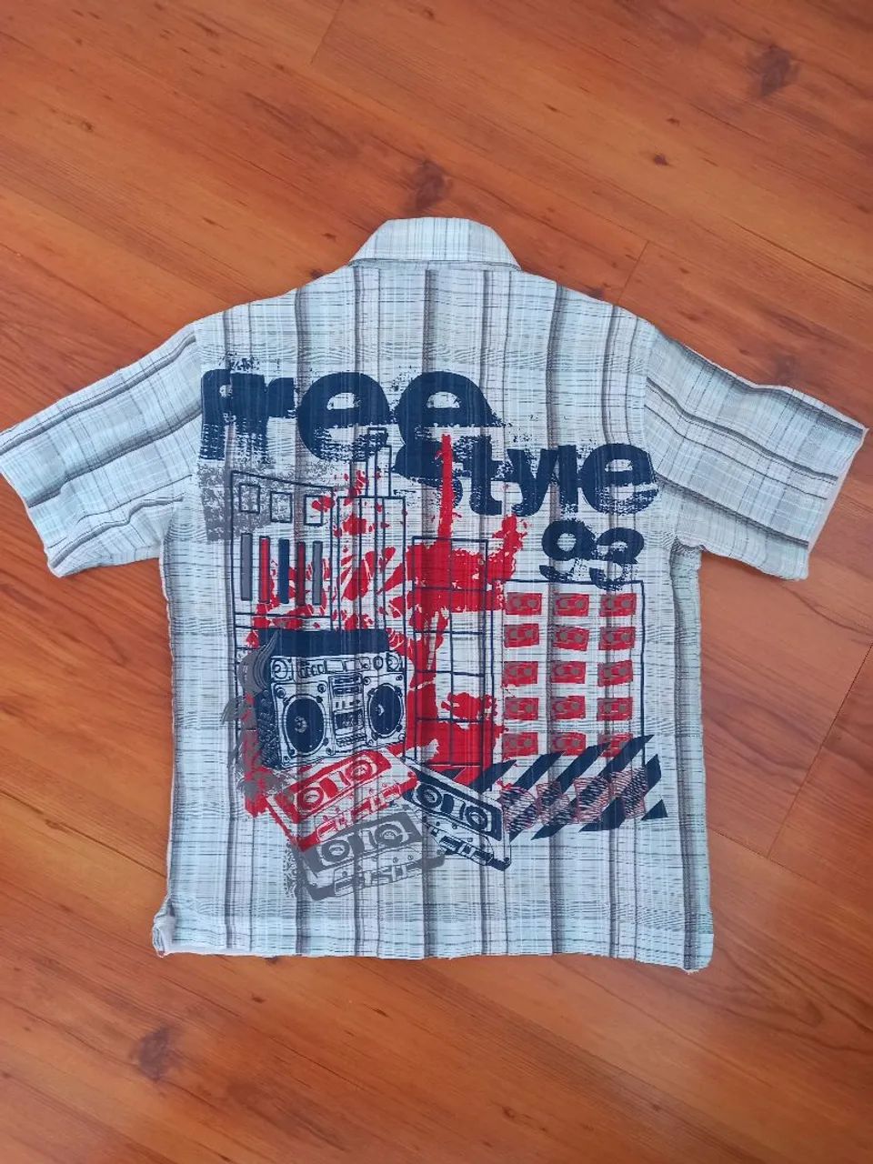 Camisa Aquarela listrada - tamanho 10<br><br>R$ 25,00<br><br> - Foto 2