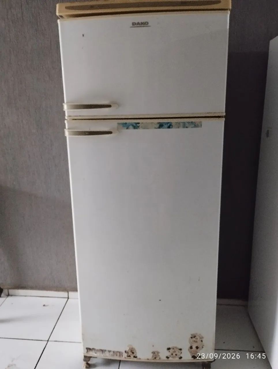 Geladeira usada Dako com defeito 