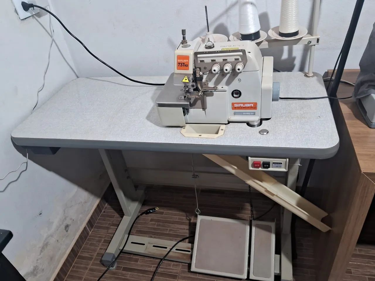 Maquina overlock Siruba direct drive - Foto 3