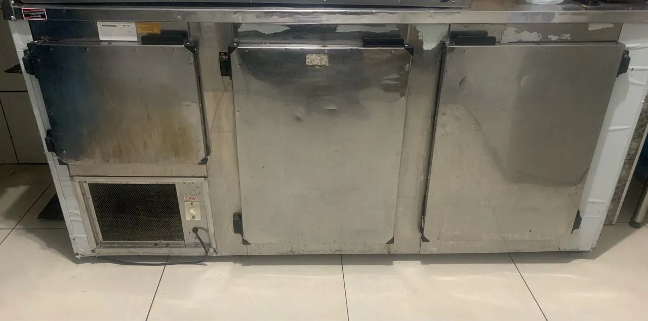 Balcão Refrigerado- marca Refrigel em Aço Inox 