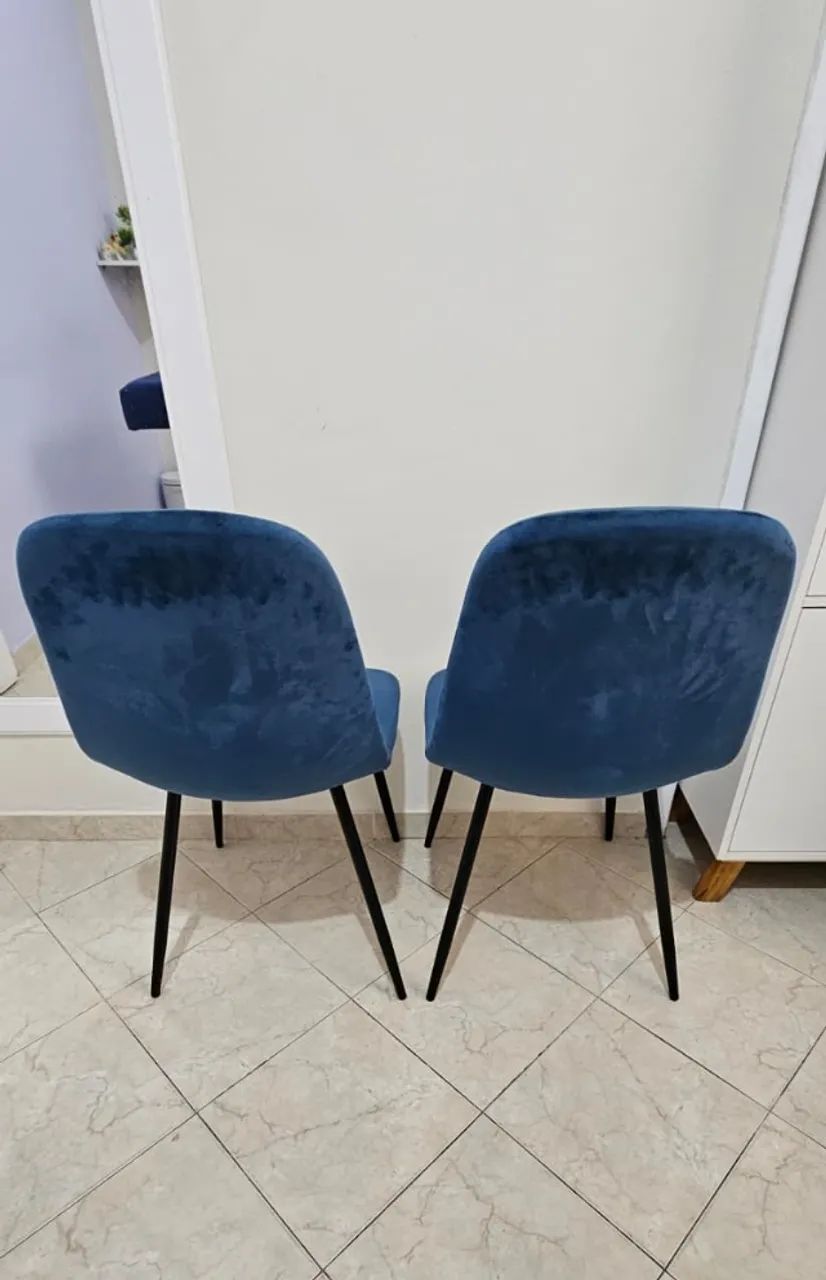 Duas Cadeiras confortável almofadada em veludo  - Foto 3
