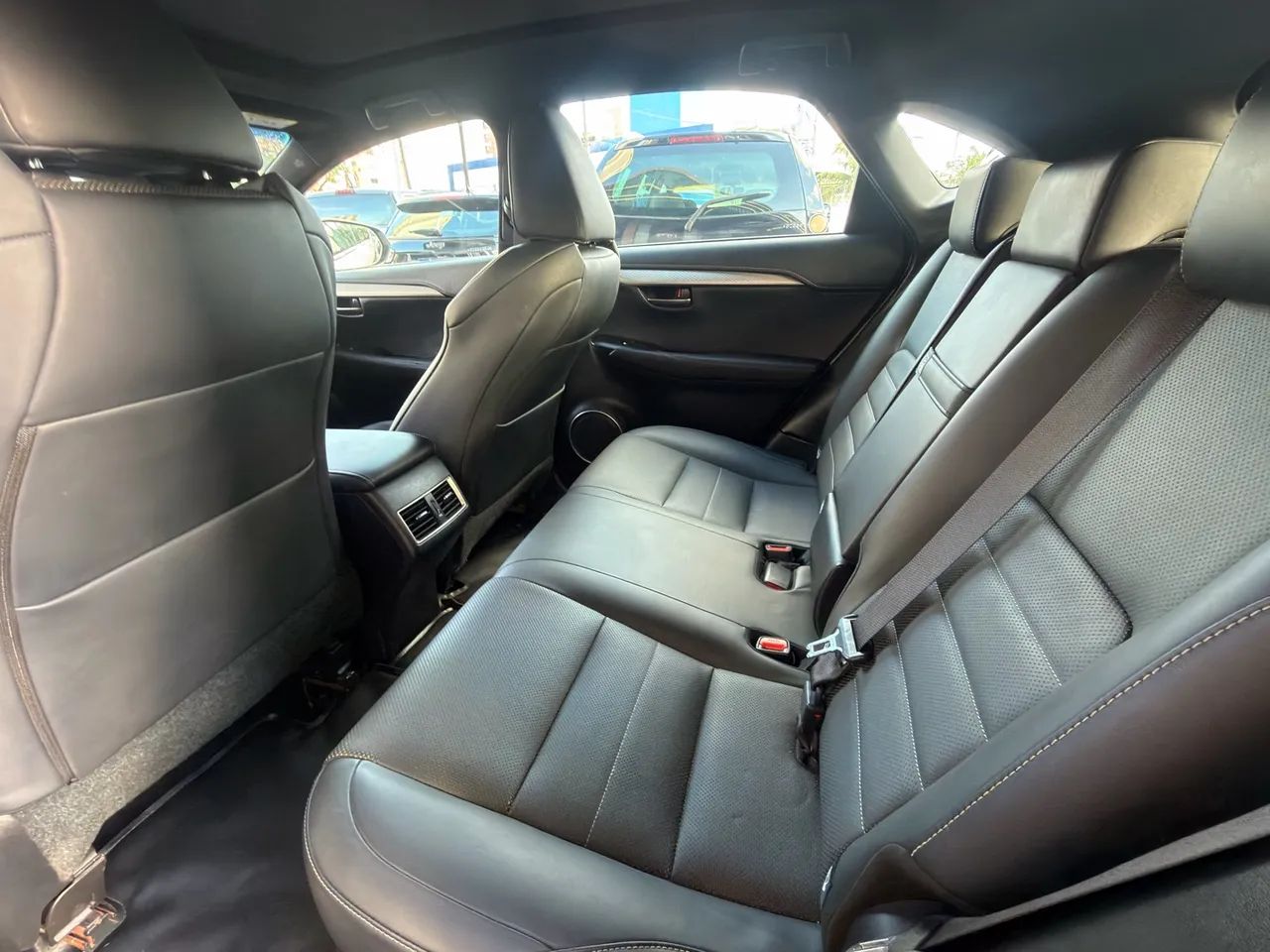 Lexus NX-300 H F-sport 2.5 16V Aut., foto 6 de 9