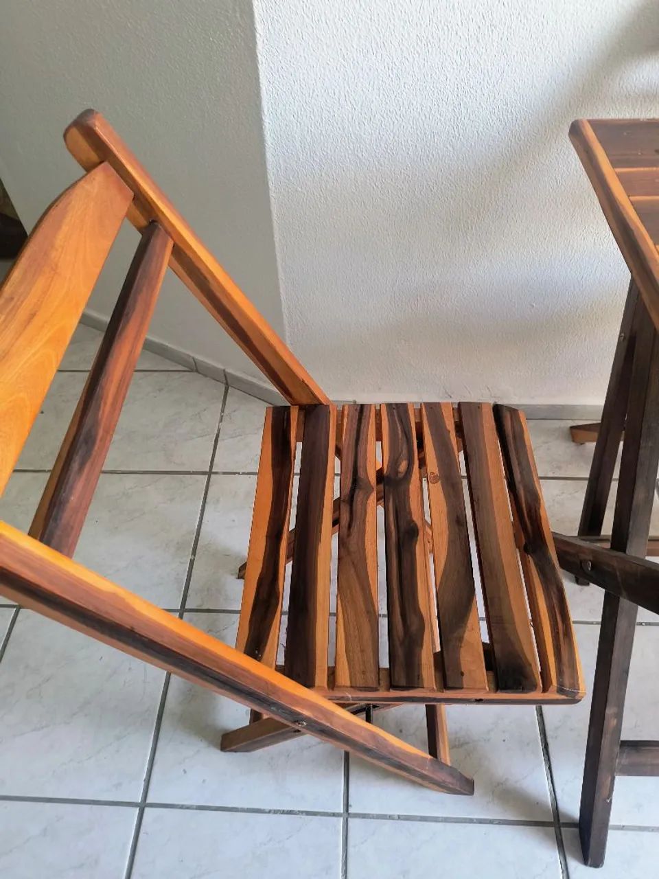 Mesa de madeira + cadeiras - Foto 2