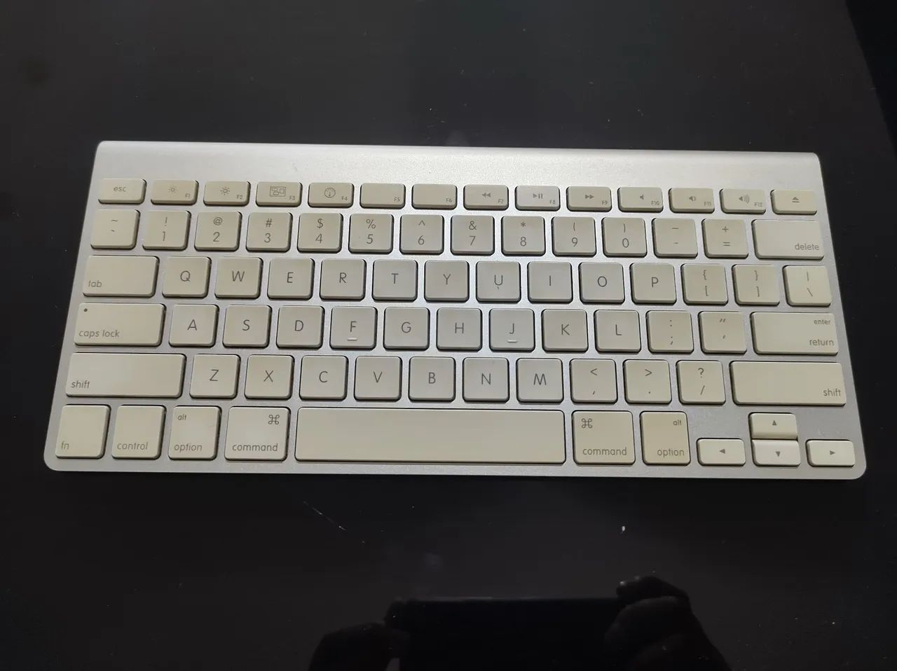 Mac Mini com caixa, cabo e teclado sem fio - Foto 5