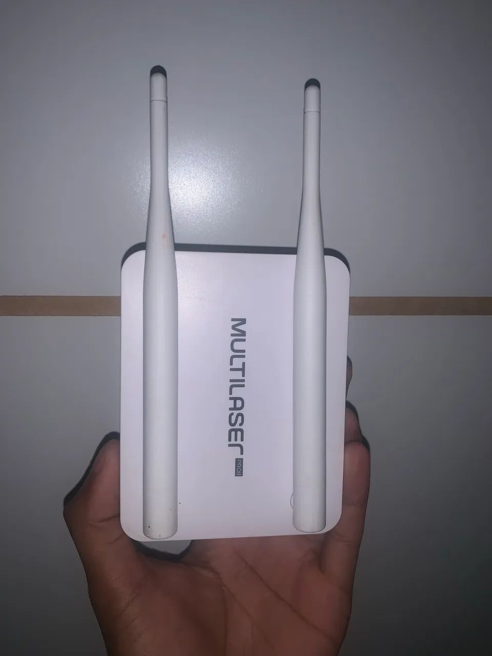 Roteador Wi-Fi semi-novo muito pouco usado