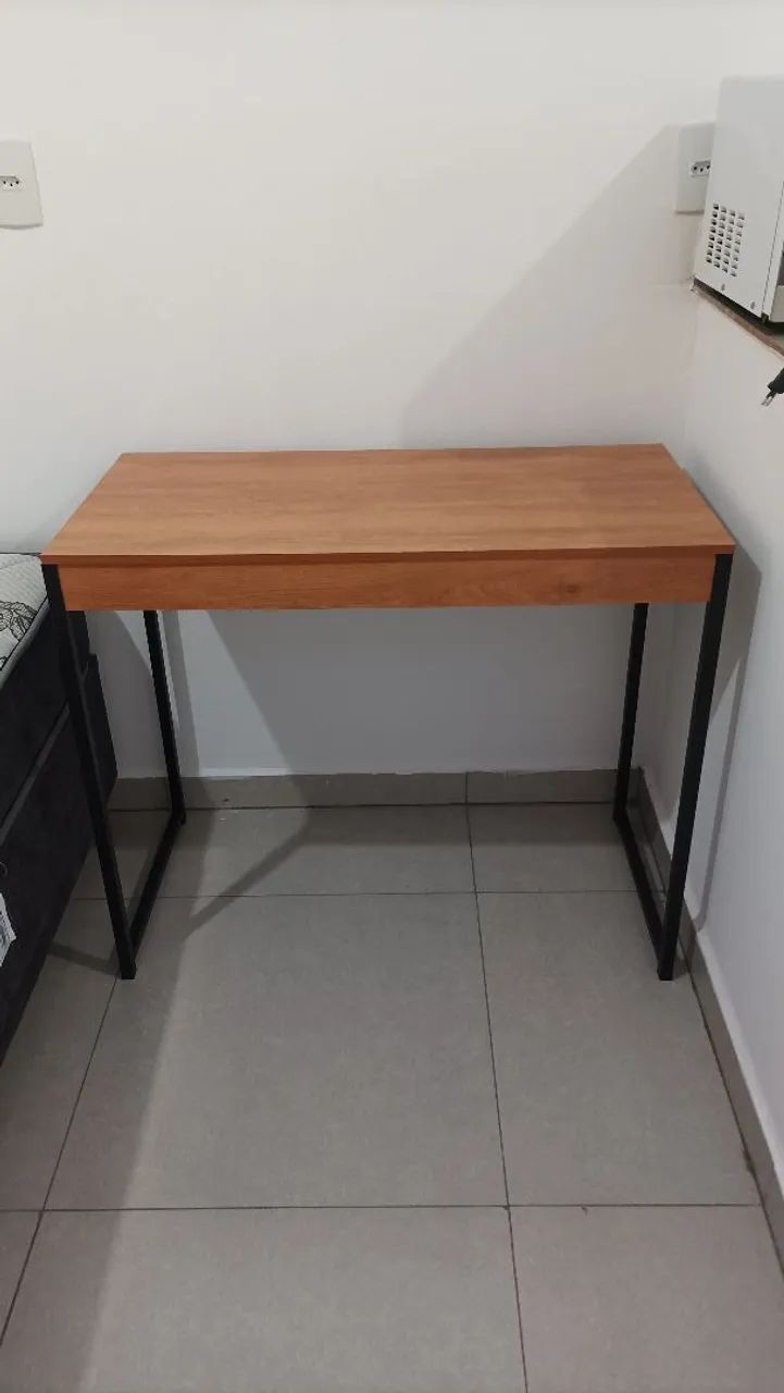 Mesa escrivaninha estilo industrial 