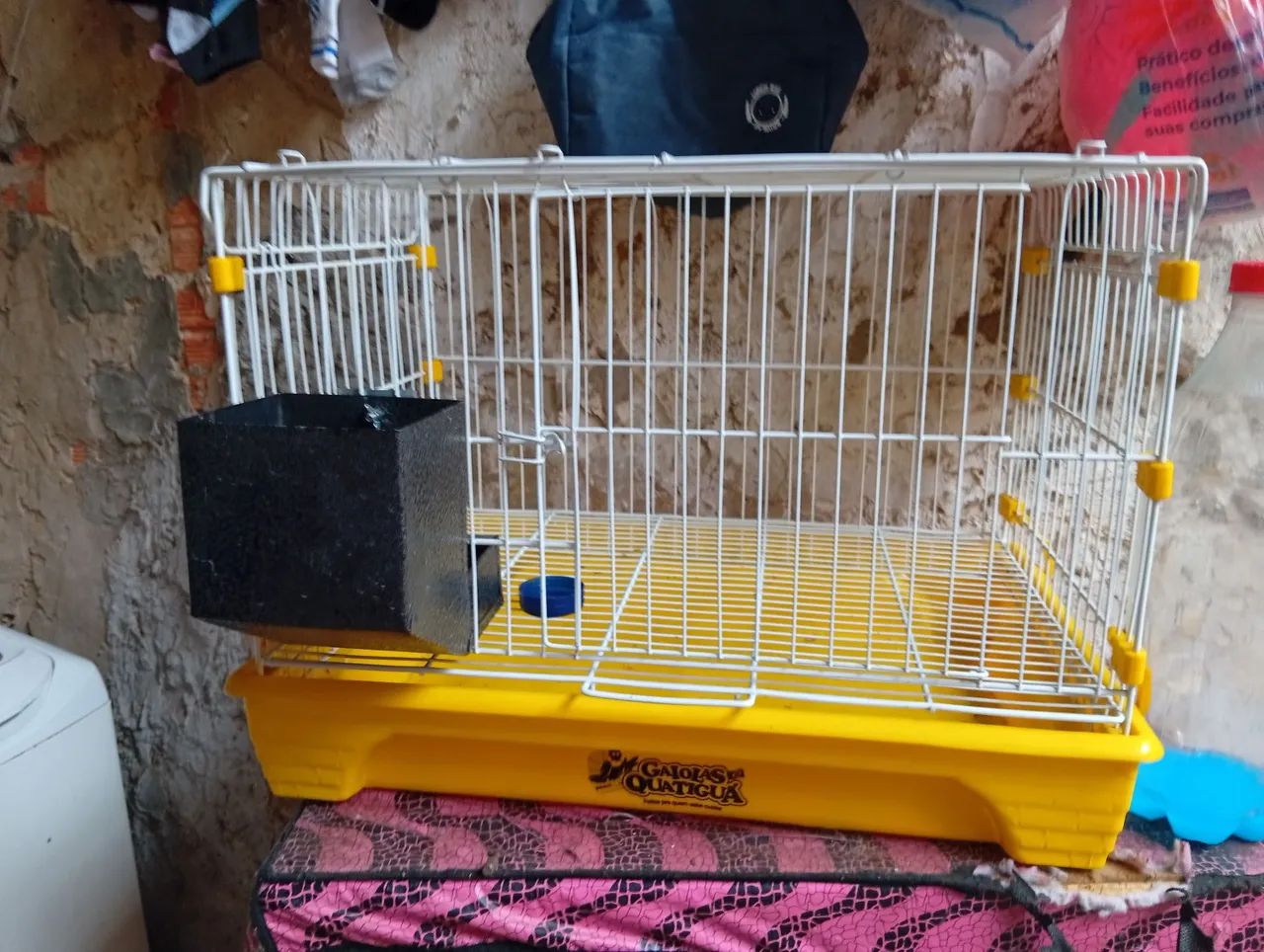Vendo uma gaiola 
