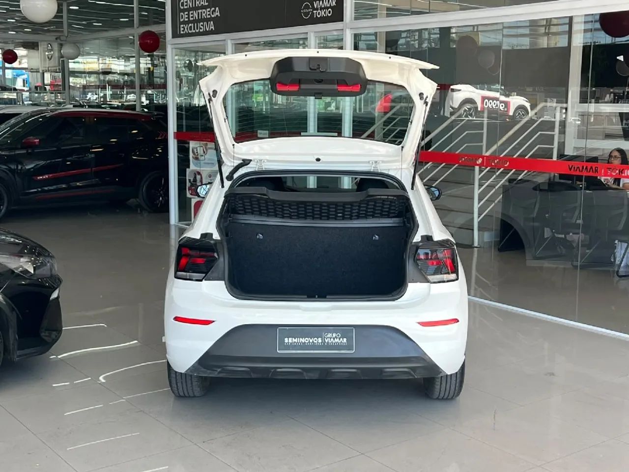 Volkswagen Polo Track 1.0 Flex 12V 5p, foto 6 de 18